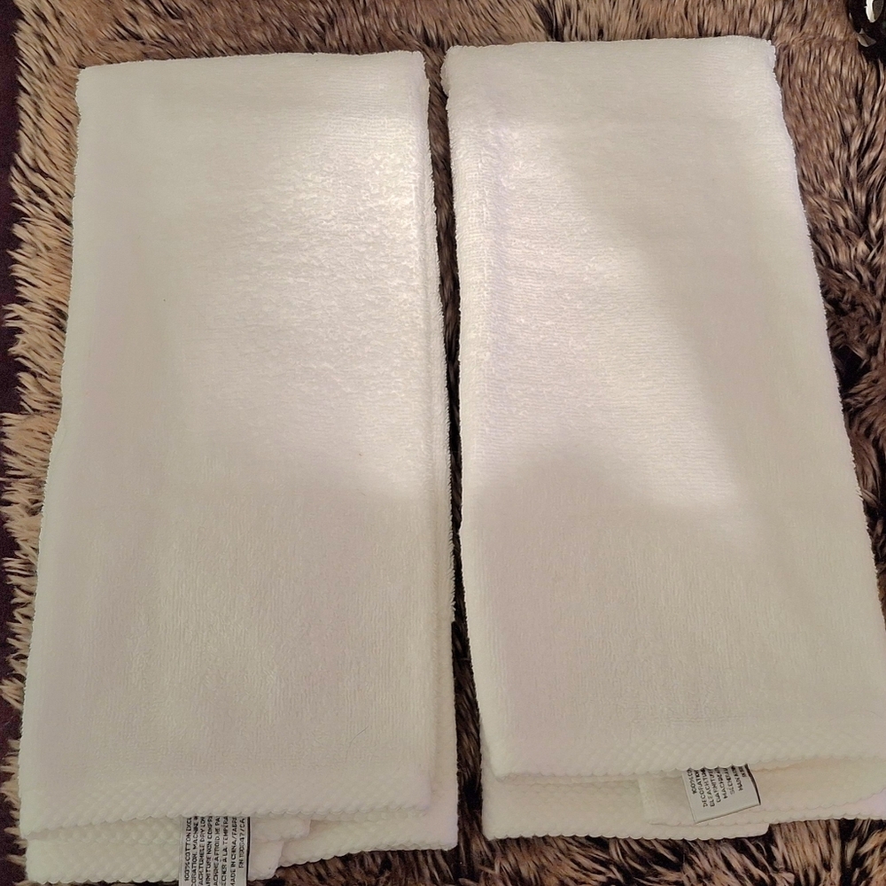Rae Dunn Halloween Ghost Hand Towels - Picture 5 of 7